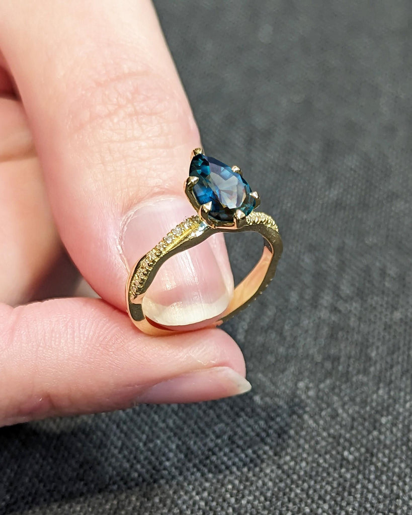 Teal Sapphire Engagement Ring, Yellow Gold Sapphire Ring, Pear Cut Blue Green Peacock Sapphire Ring, Vintage Diamond Twist Band, Bridal Ring