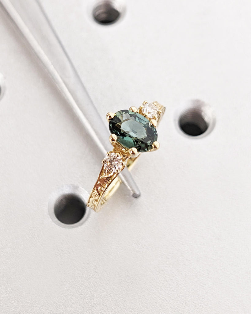 Peacock Sapphire Promise Ring Gold, Round Cut Engagement Dainty Sapphire Ring, Art Deco Ring, Green Gemstone Statement Ring Anniversary Gift