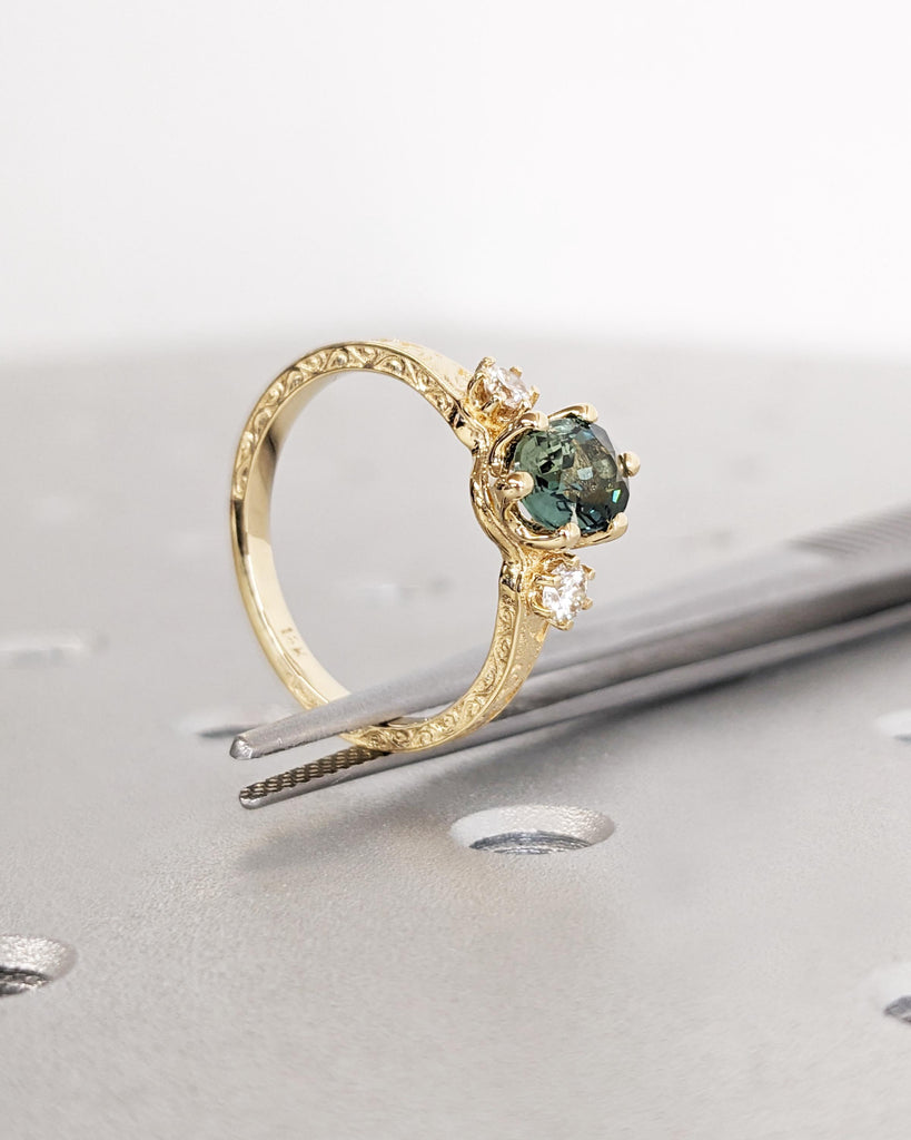 Peacock Sapphire Promise Ring Gold, Round Cut Engagement Dainty Sapphire Ring, Art Deco Ring, Green Gemstone Statement Ring Anniversary Gift