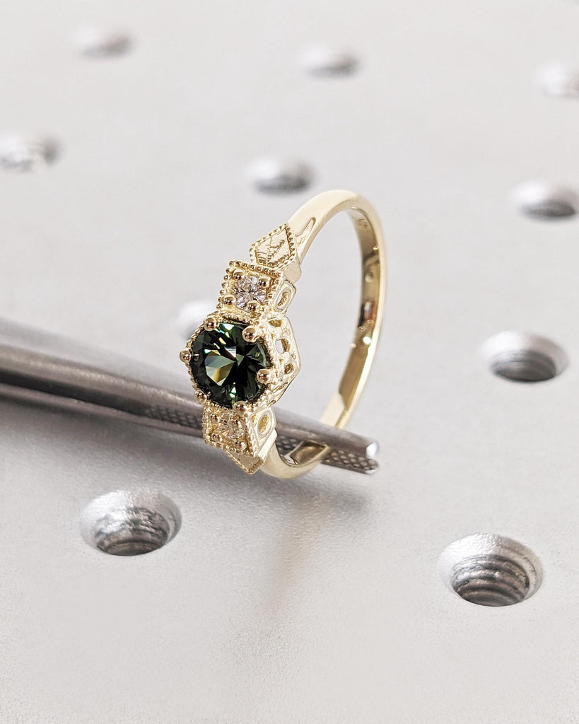 Peacock Sapphire Promise Ring Gold, Round Cut Engagement Dainty Sapphire Ring, Art Deco Ring, Green Gemstone Statement Ring Anniversary Gift