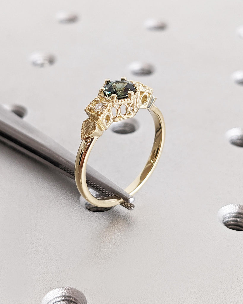 Peacock Sapphire Promise Ring Gold, Round Cut Engagement Dainty Sapphire Ring, Art Deco Ring, Green Gemstone Statement Ring Anniversary Gift