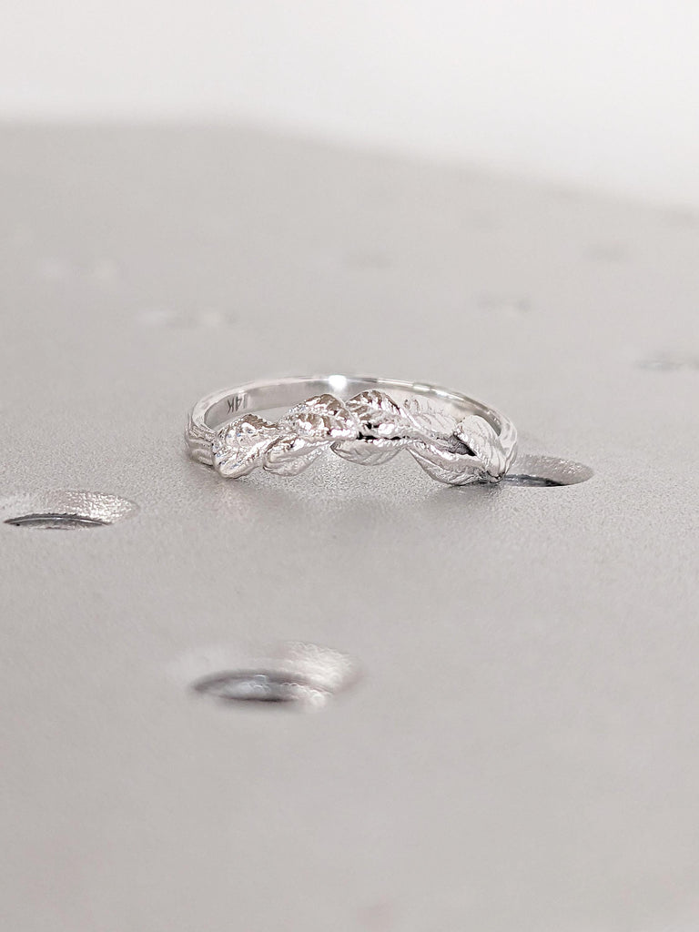 Engraved Leaf Ring | 14k White Gold Nature Ring | Unique Wedding Band Women | Nature Inspired Ring | Curved Wedding Band | Leaves Band