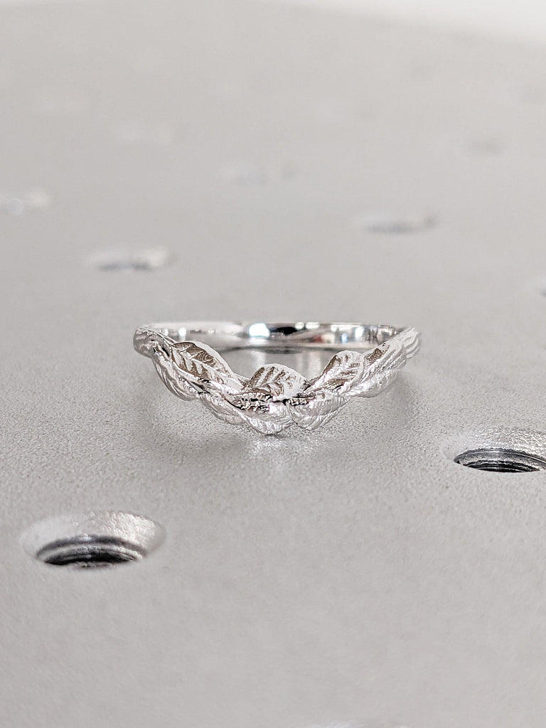 Engraved Leaf Ring | 14k White Gold Nature Ring | Unique Wedding Band Women | Nature Inspired Ring | Curved Wedding Band | Leaves Band