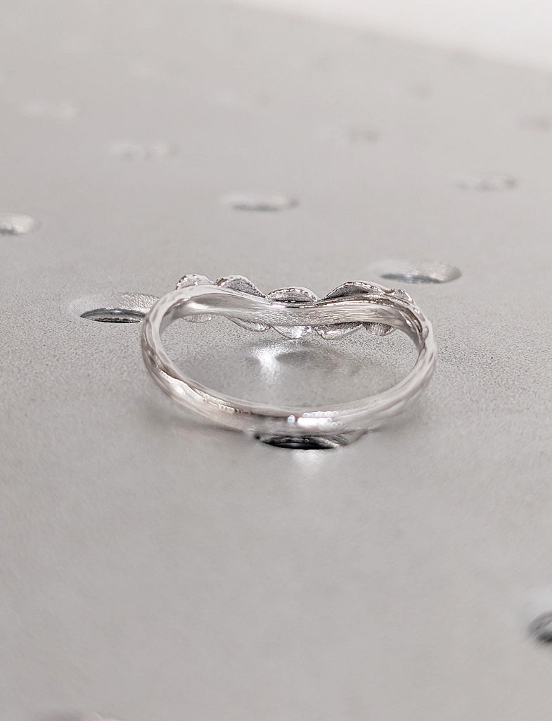 Engraved Leaf Ring | 14k White Gold Nature Ring | Unique Wedding Band Women | Nature Inspired Ring | Curved Wedding Band | Leaves Band