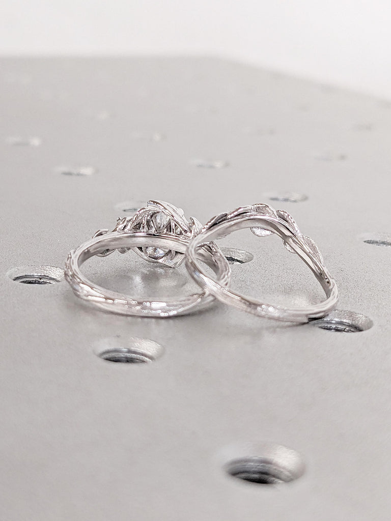 Leaf Engraved Moissanite Engagement Ring Set, 14k White Gold Nature Inspired Moissanite Wedding Ring Set, Unique Bridal Set, Leaf Ring Set