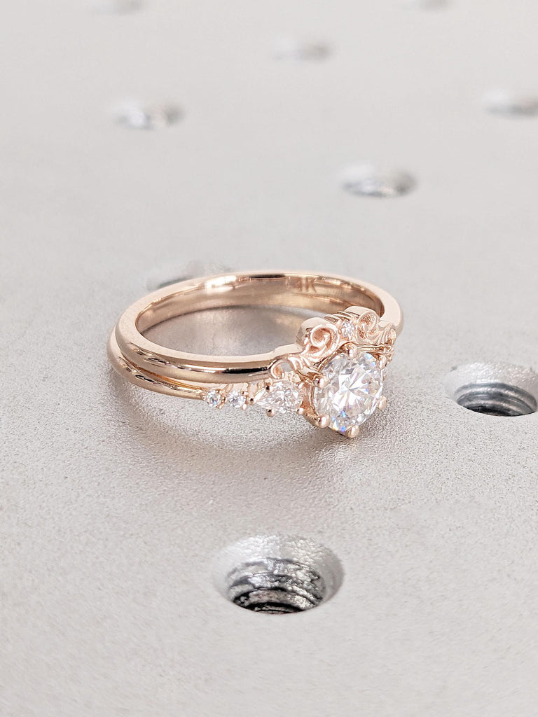 Vintage Round cut Moissanite Wedding Ring Set | Delicate 14K Rose Gold Stacking Ring | Lab Grown Diamond Crown Ring | Handmade Filigree Band