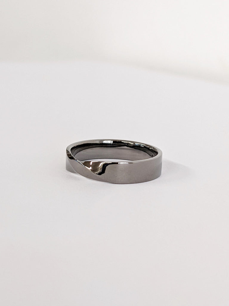 Classic 14K Solid Black Gold Men's Wedding Ring, Mobius Style 5mm Wedding Ring, Minimalist Clean Engagement Band, Twisted Men's Mobius Ring