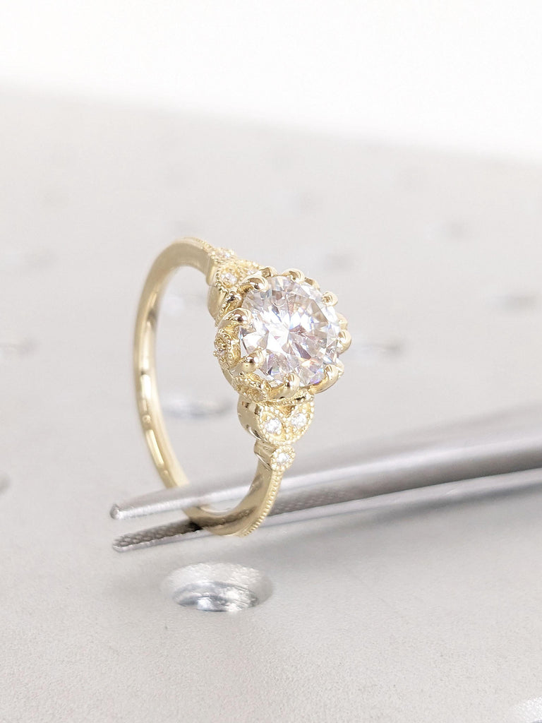 Lab Created Diamond Floral Engagement Ring, 14k 18k Solid Gold Flower Ring Woman, Nature Inspired Diamond Ring, 1Ct Anniversary Ring