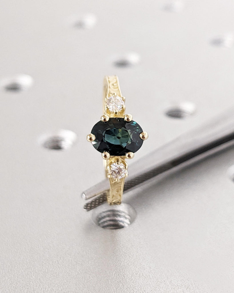 Peacock Sapphire Promise Ring Gold, Round Cut Engagement Dainty Sapphire Ring, Art Deco Ring, Green Gemstone Statement Ring Anniversary Gift