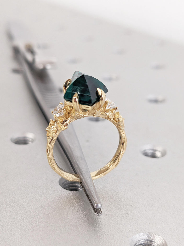 Kite Cut Lab Grown Emerald Ring, 18k Yellow Gold Engagement Ring, Dainty Emerald Ring, Gold Promise Rings for Women, Art Deco Statement Ring