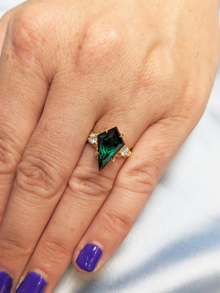 Vintage 18k Yellow Gold Proposal Ring, Kite Cut Lab Grown Emerald Ring, Art Deco Emerald Ring, Unique Anniversary Rings, Dainty Wedding Ring