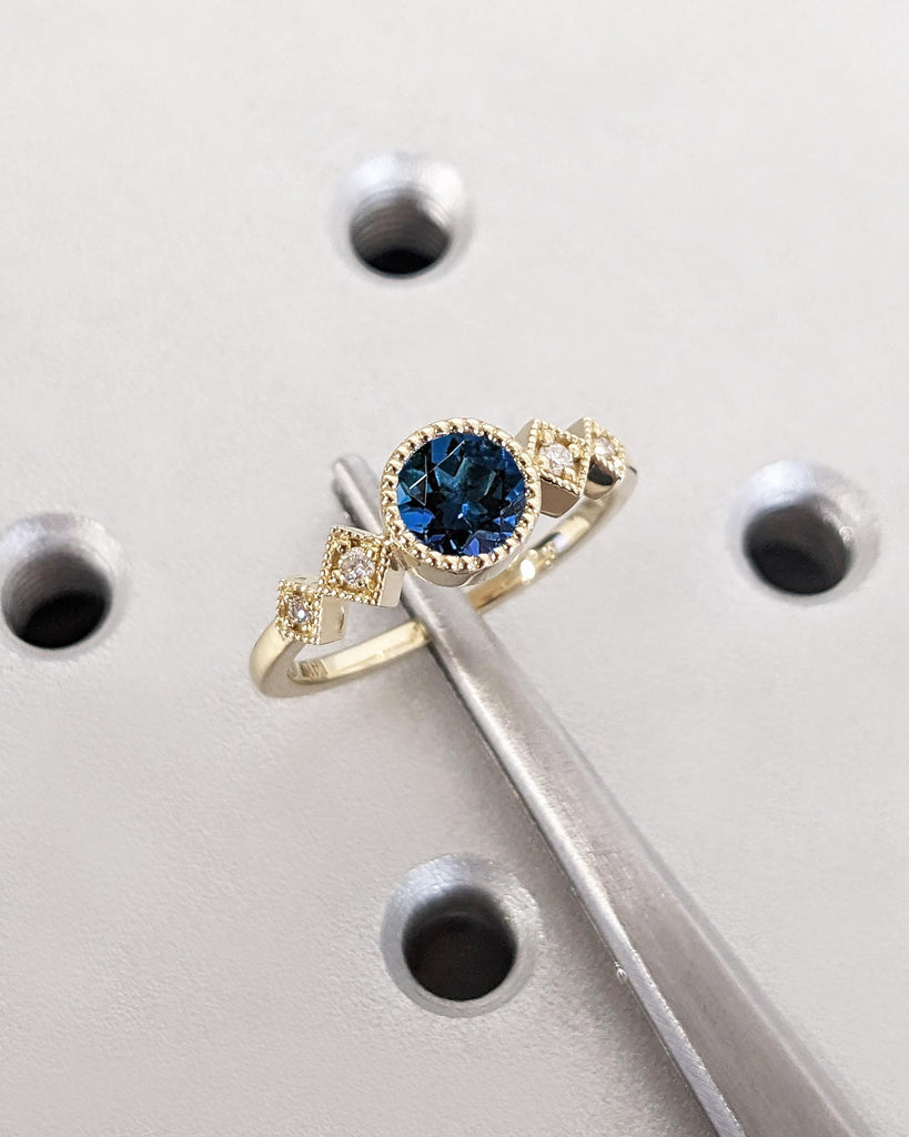 Round Cut Blue Lab Sapphire Engagement Ring, Bezel Set 14k Yellow Gold Wedding Rings for Women, Milgrain Sapphire Ring, Vintage Promise Ring