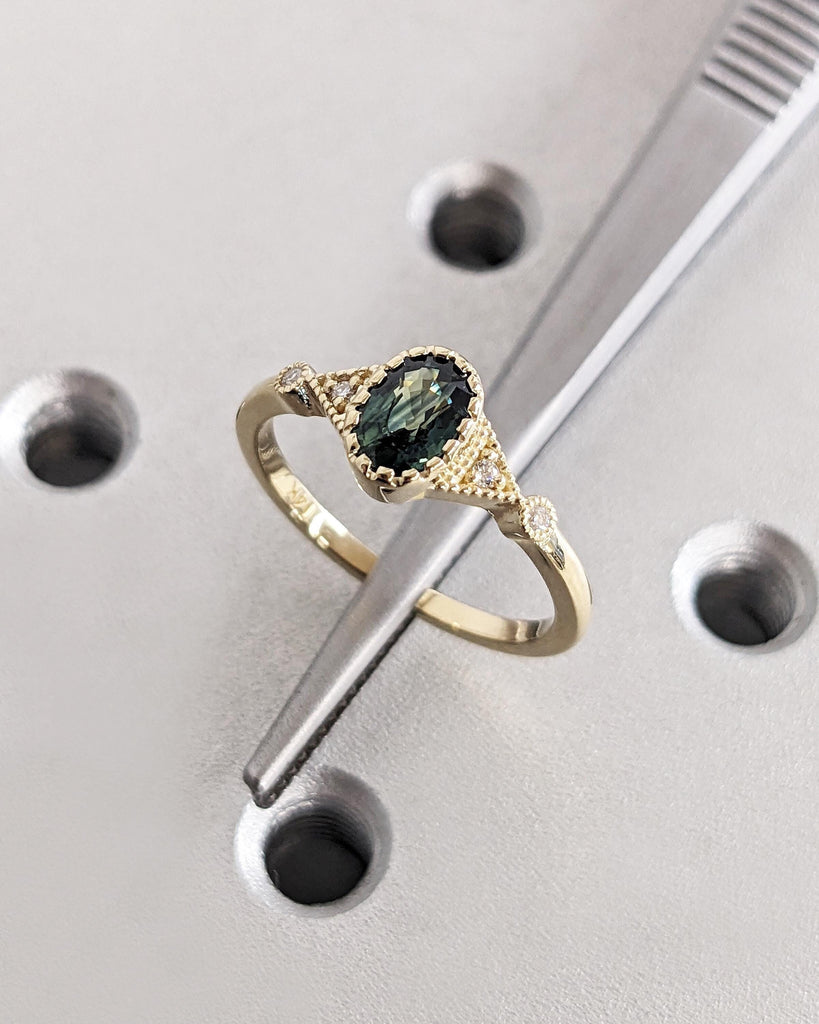 Bezel Set Vintage Oval Sapphire Ring, Art Deco Green Sapphire Ring, Antique Engagement Ring in 14K Yellow Gold, Promise Ring, Daily Wear Ring, Oval Teal Sapphire Ring