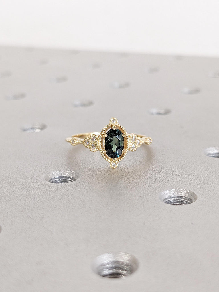 Oval Peacock Sapphire Engagement Ring, 18k Yellow Gold Sapphire Ring, Milgrain Statement Ring, Unique Wedding Rings for Women, Gift for Her