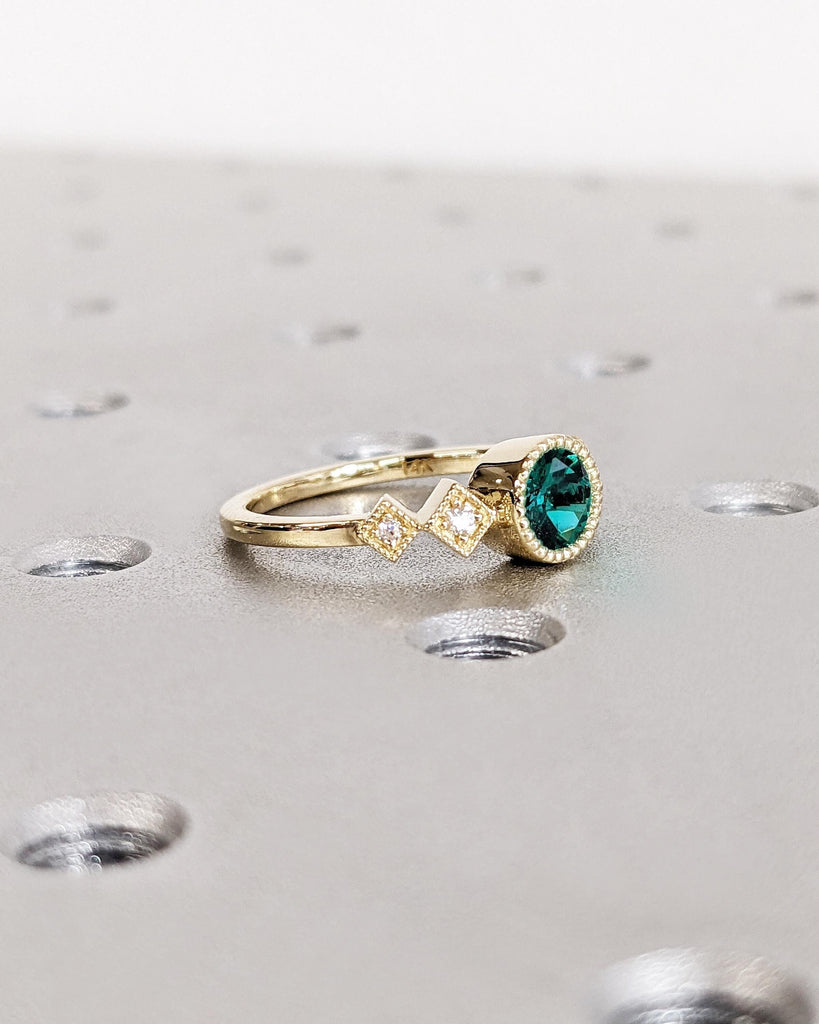 Vintage Wedding Ring - 5MM Round Lab Emerald Ring - Five Stone Ring - Bezel - 14K Yellow Gold Green Stone Ring - Alternative Engagement Ring