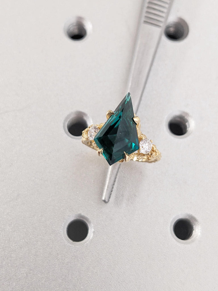 Vintage 18k Yellow Gold Proposal Ring, Kite Cut Lab Grown Emerald Ring, Art Deco Emerald Ring, Unique Anniversary Rings, Dainty Wedding Ring