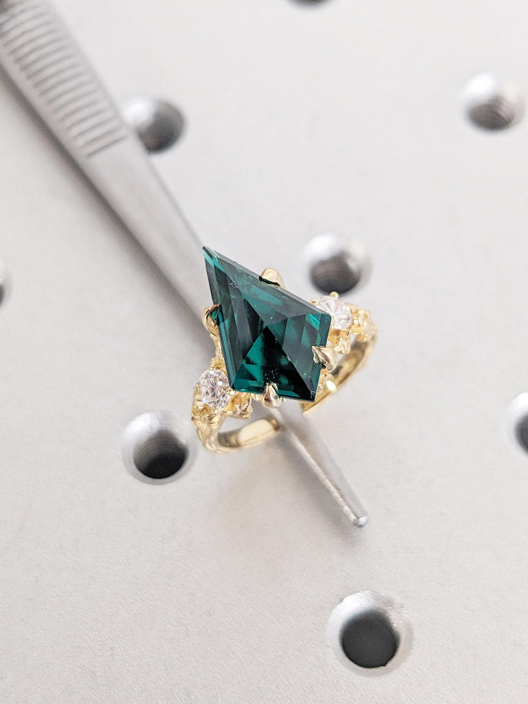 Kite Cut Lab Grown Emerald Ring, 18k Yellow Gold Engagement Ring, Dainty Emerald Ring, Gold Promise Rings for Women, Art Deco Statement Ring