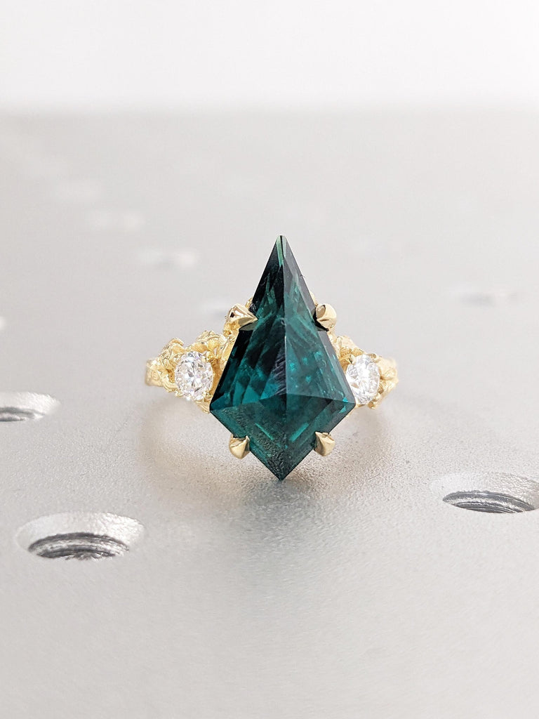 Vintage 18k Yellow Gold Proposal Ring, Kite Cut Lab Grown Emerald Ring, Art Deco Emerald Ring, Unique Anniversary Rings, Dainty Wedding Ring