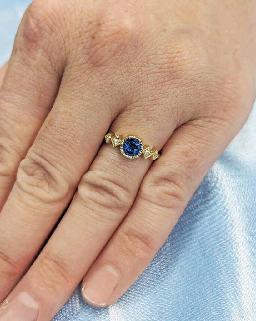 Round Cut Blue Lab Sapphire Engagement Ring, Bezel Set 14k Yellow Gold Wedding Rings for Women, Milgrain Sapphire Ring, Vintage Promise Ring