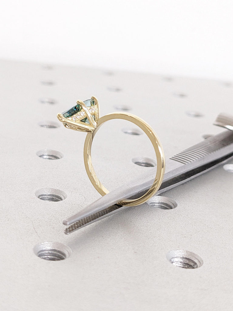Green Moissanite Ring, Vintage 14k Solid Gold Engagement Ring, Art Deco Hidden Halo Ring, Pear Cut Wedding Rings for Women, Anniversary Ring