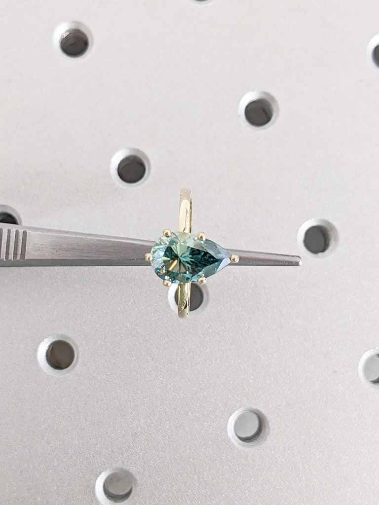 Green Moissanite Ring, Vintage 14k Solid Gold Engagement Ring, Art Deco Hidden Halo Ring, Pear Cut Wedding Rings for Women, Anniversary Ring
