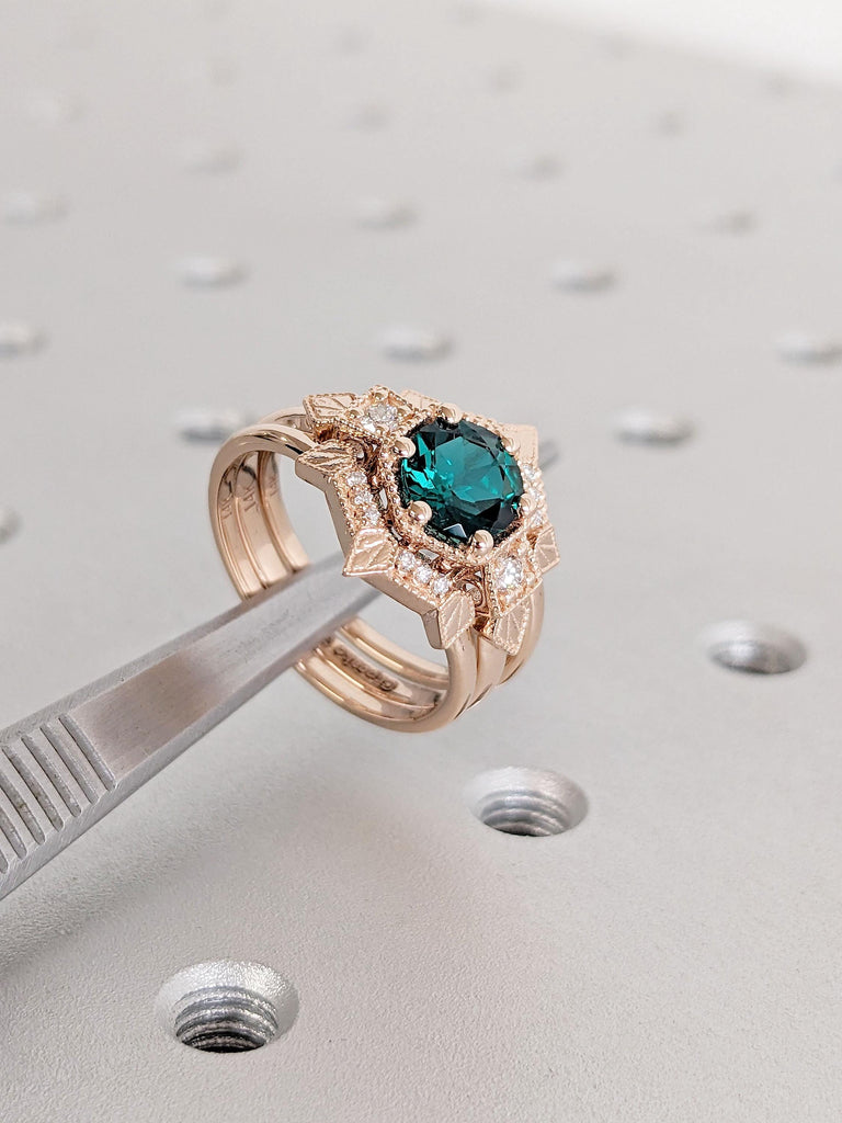 Art Deco Birthday Gift For Fiancée, Round cut 6.5mm Emerald Engagement Ring, Antique Rose Gold Promise Ring, May Birthstone, 14k Solid Gold Emerald and Diamond Engagement Ring