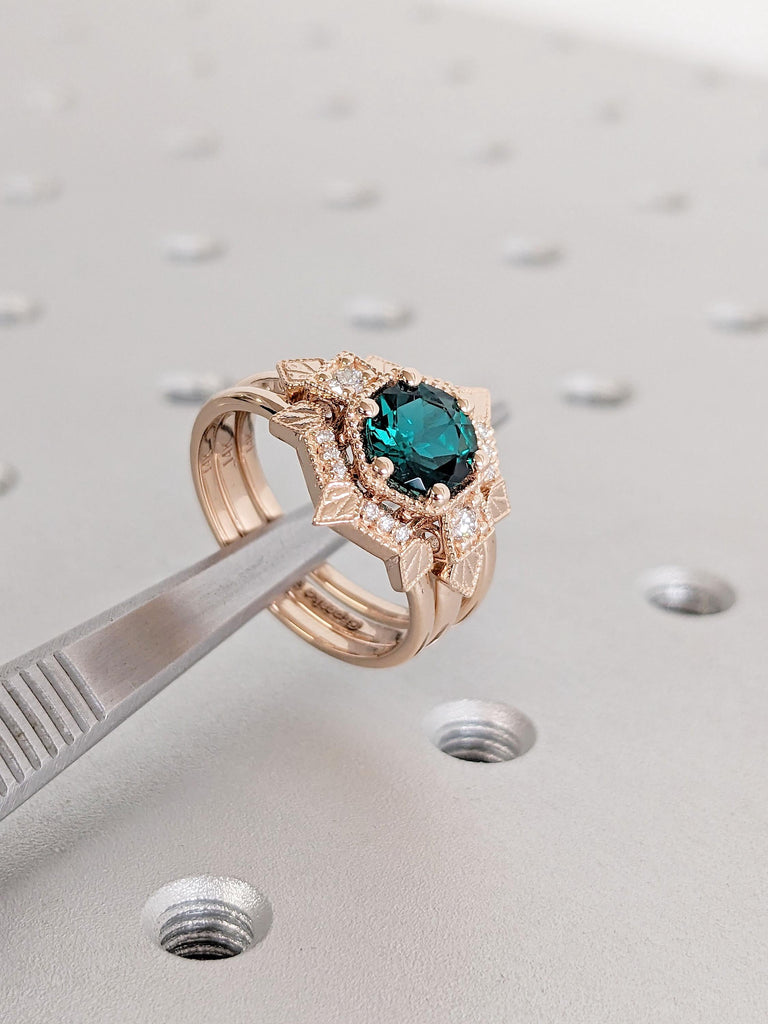 Art Deco Birthday Gift For Fiancée, Round cut 6.5mm Emerald Engagement Ring, Antique Rose Gold Promise Ring, May Birthstone, 14k Solid Gold Emerald and Moissanite Engagement Ring