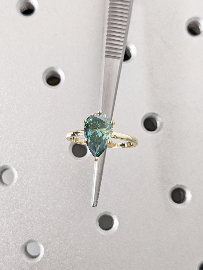 Green Moissanite Ring, Vintage 14k Solid Gold Engagement Ring, Art Deco Hidden Halo Ring, Pear Cut Wedding Rings for Women, Anniversary Ring