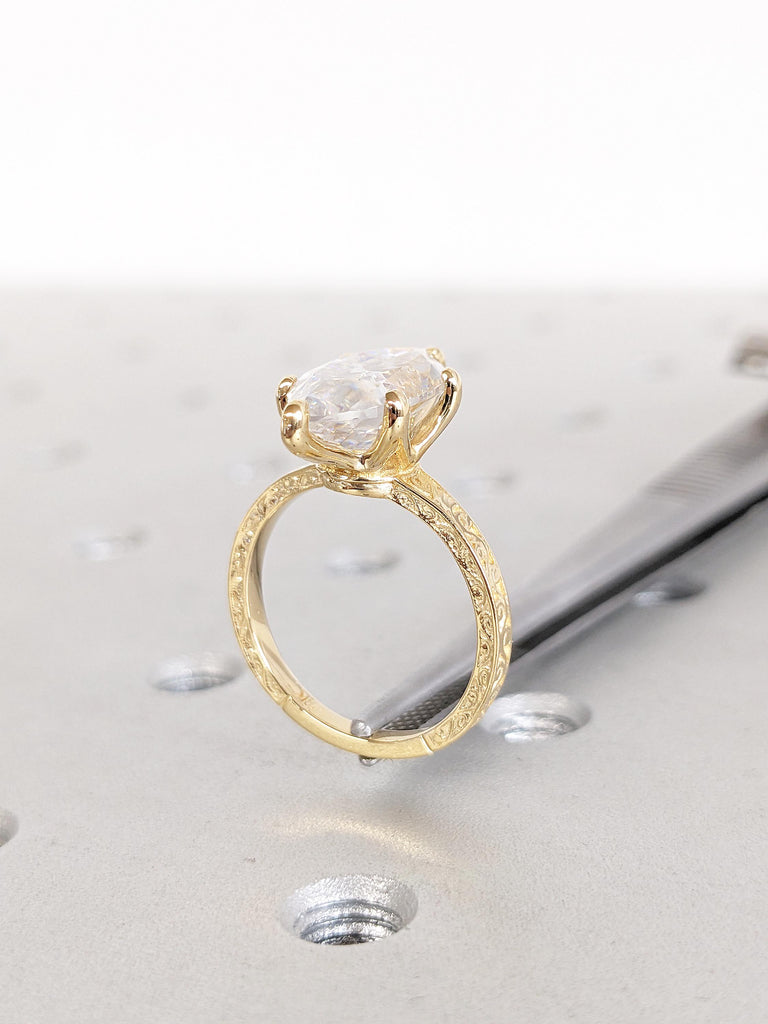 Solitaire Moissanite Ring | 18k Gold Ring | Engagement Rings for Women | Unique Wedding Band | Moissanite Jewelry | Filigree Wedding Ring