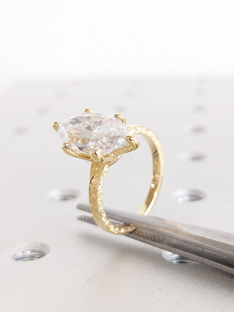 Solitaire Moissanite Ring | 18k Gold Ring | Engagement Rings for Women | Unique Wedding Band | Moissanite Jewelry | Filigree Wedding Ring