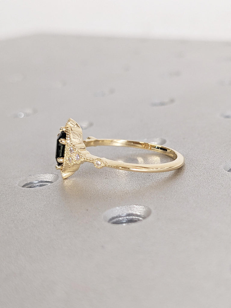 Oval Peacock Sapphire Engagement Ring, 18k Yellow Gold Sapphire Ring, Milgrain Statement Ring, Unique Wedding Rings for Women, Gift for Her