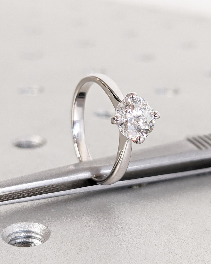 Round Lab Grown Diamond Engagement Ring, 18k White Gold Solitaire Ring, Diamond Wedding Ring, Anniversary Rings for Women, Minimalist Ring