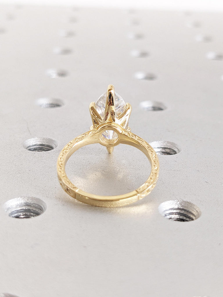 Solitaire Moissanite Ring | 18k Gold Ring | Engagement Rings for Women | Unique Wedding Band | Moissanite Jewelry | Filigree Wedding Ring