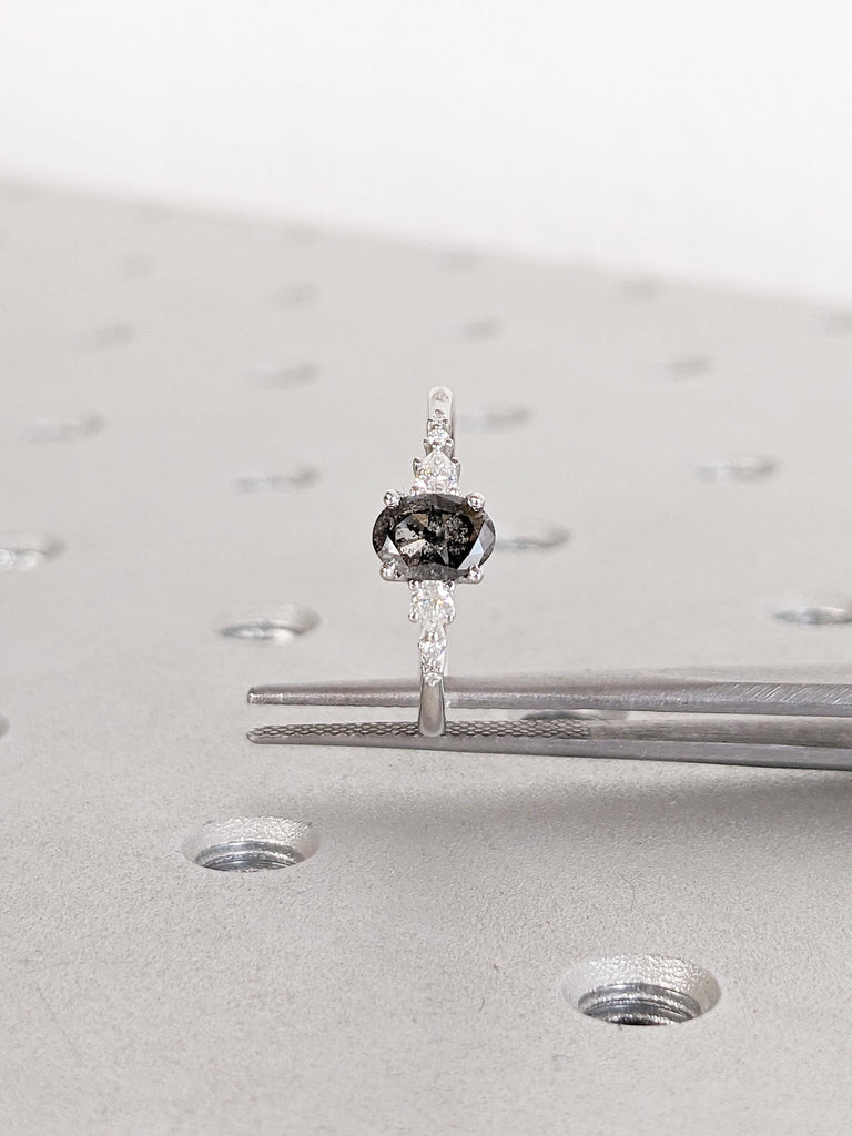 Oval Salt and Pepper Diamond Engagement Ring, 18k White Gold Promise Rings for Women, Moissanite Diamond Wedding Ring, Unique Birthday Gift