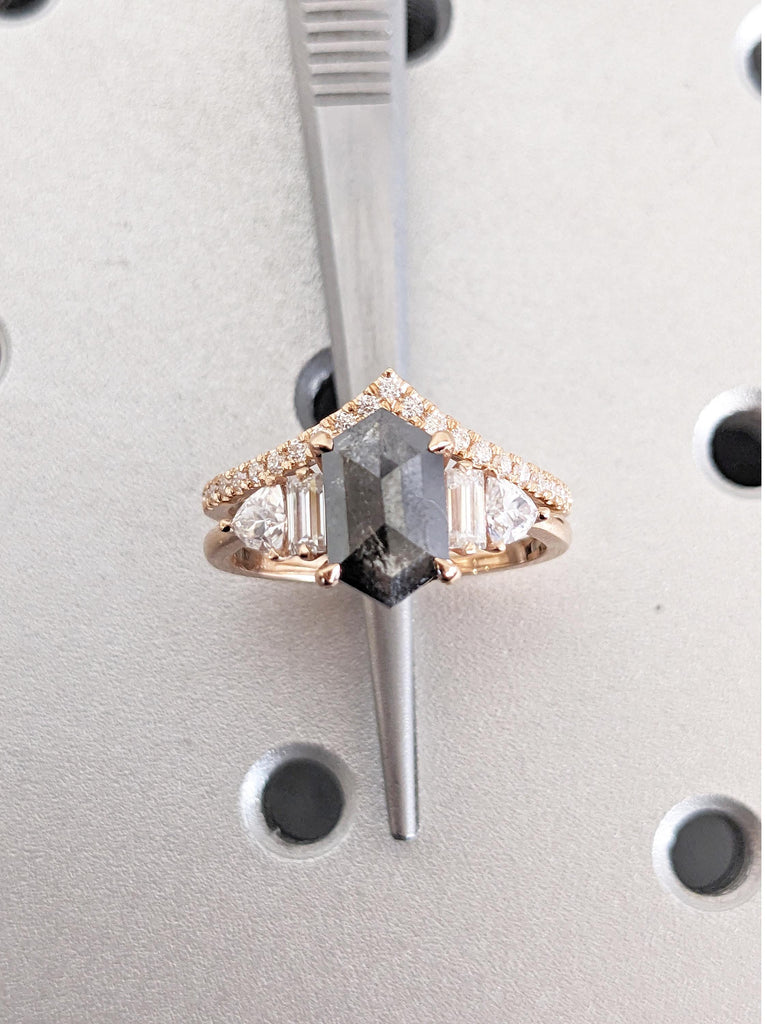 Unique 18k Rose Gold Engagement Ring Set, Vintage Salt and Pepper Diamond Ring, Dainty Moissanite Chevron Wedding Ring, Bridal Gift for Her