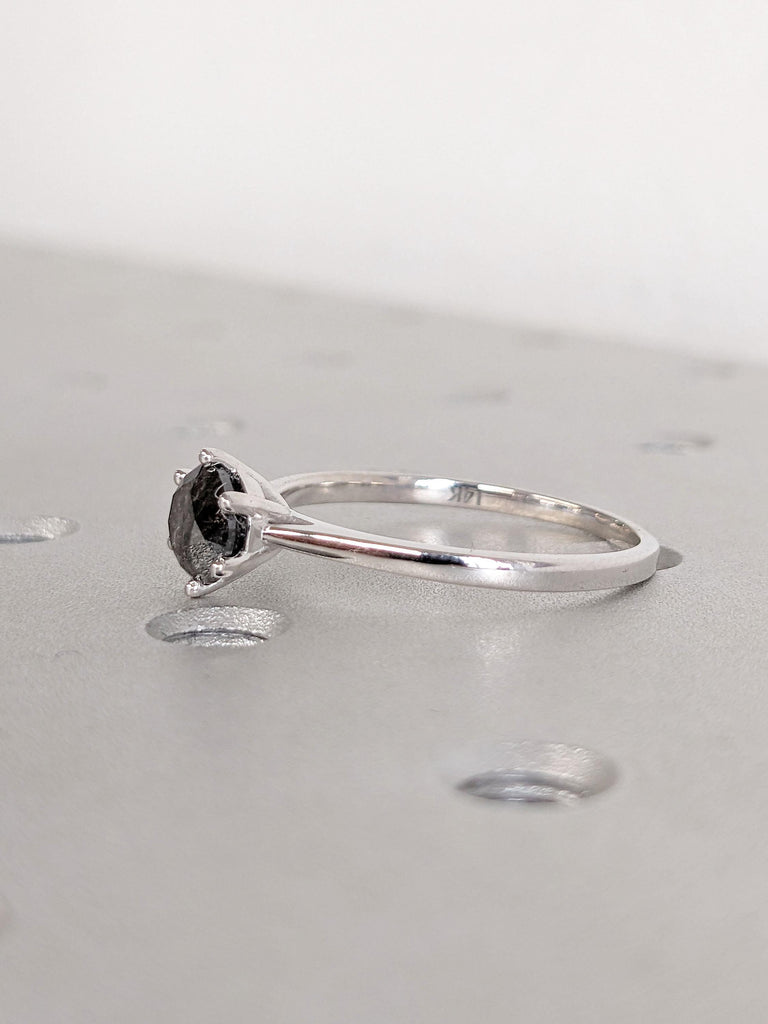 14k Gold Solitaire Wedding Band, Round Salt and Pepper Diamond Ring, Grey Diamond Anniversary Ring, Minimalist Ring, Unique Gift for Wife