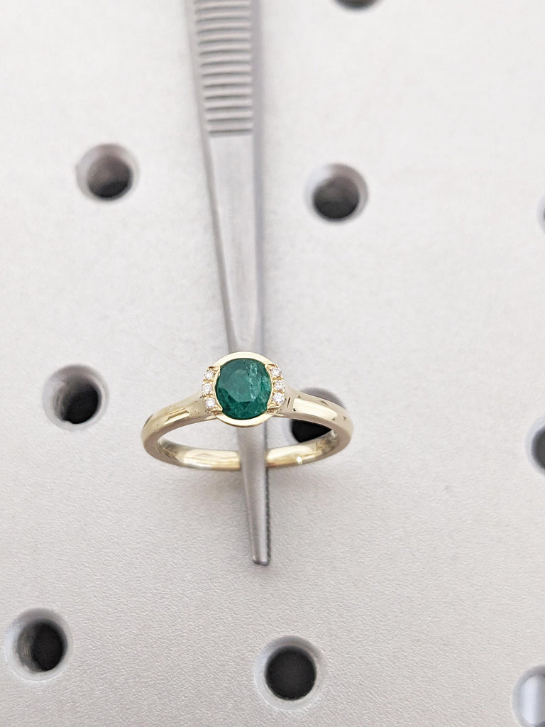 Natural Emerald Ring, Dainty 14k Solid Gold Wedding Ring, Bezel Set Ring with Diamond or Moissanite, Anniversary Ring, Green Gemstone Ring