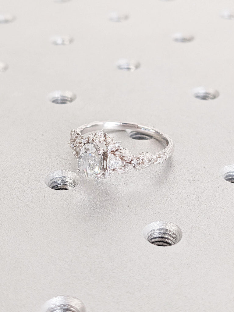 Moissanite Engagement Forest Oak Leaves Twisted Ring, Oak Leaf Tree Branch Statement Ring, Unique Nature Inspired Ring, Nature Promise Ring