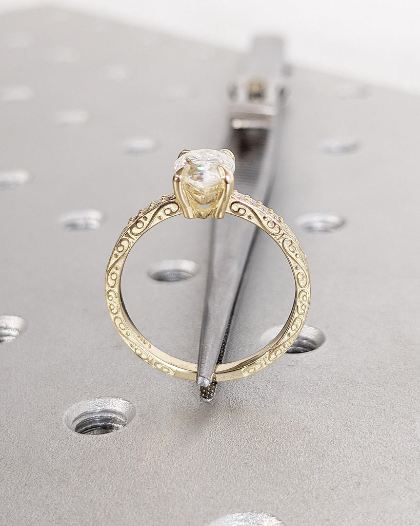 Vintage Engagement Ring, 14K Gold Hand Engraved Ring, Pear Moissanite Engagement Ring, Vintage Ring, Hand Engraving Art Deco Minimalist Ring