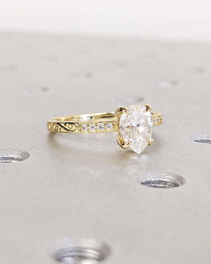 Vintage Engagement Ring, 14K Gold Hand Engraved Ring, Pear Moissanite Engagement Ring, Vintage Ring, Hand Engraving Art Deco Minimalist Ring