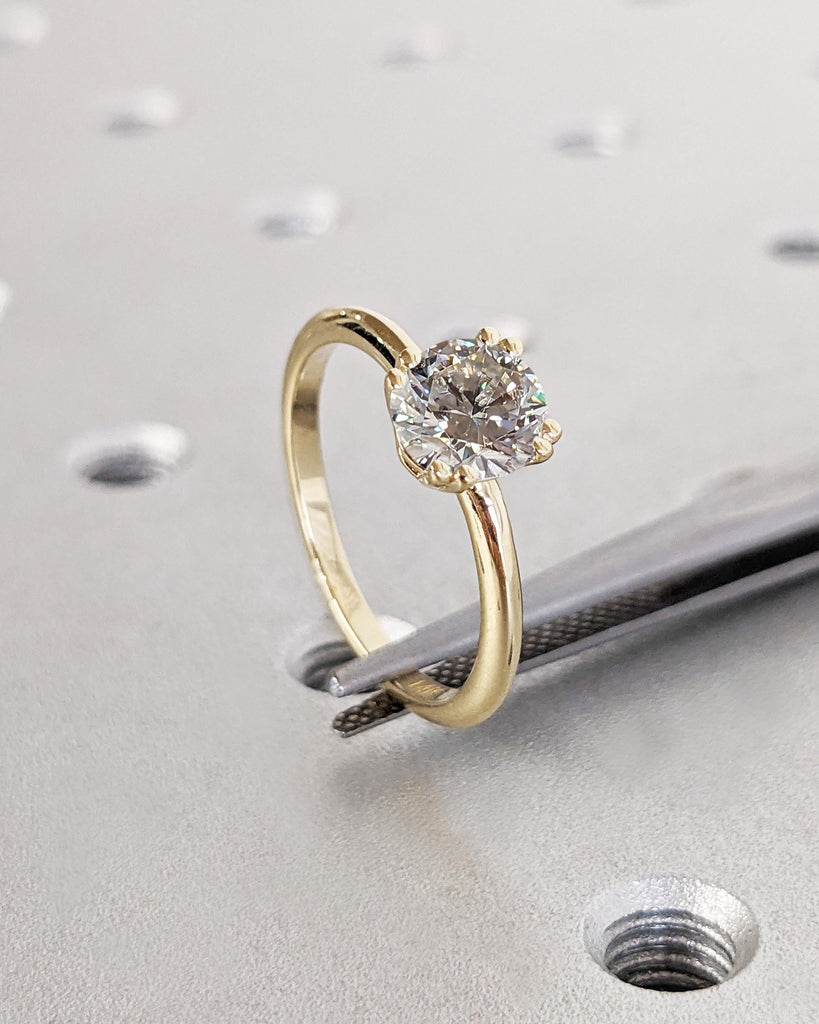 Round Cut Moissanite Engagement Ring / Solitaire Moissanite Ring / Double Prong Engagement Ring / 14K Gold Classic Round Cut Moissanite Ring