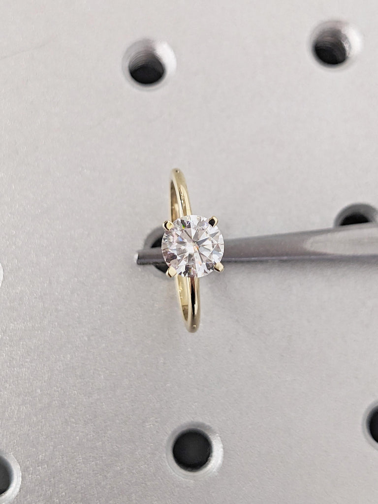 Lab Grown Diamond Anniversary Ring, Round Cut 14k Solid Gold Wedding Rings for Women, 4 prong Comfort Fit Proposal Ring, Simple Diamond Ring