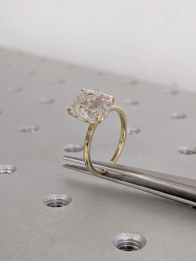 Cushion Cut Moissanite Engagement Ring, 14k Solid Gold Women Wedding Band, Minimalist Ring, Wedding Anniversary Gift for Mom, Proposal Ring