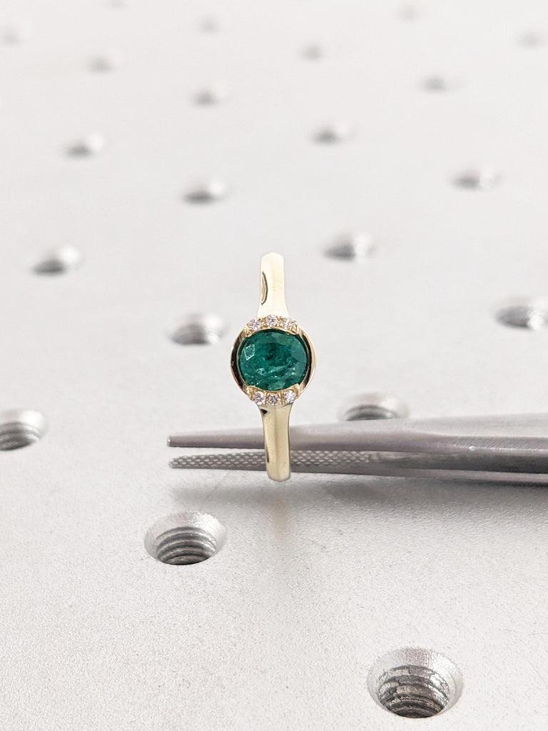 Natural Emerald Ring, Dainty 14k Solid Gold Wedding Ring, Bezel Set Ring with Diamond or Moissanite, Anniversary Ring, Green Gemstone Ring