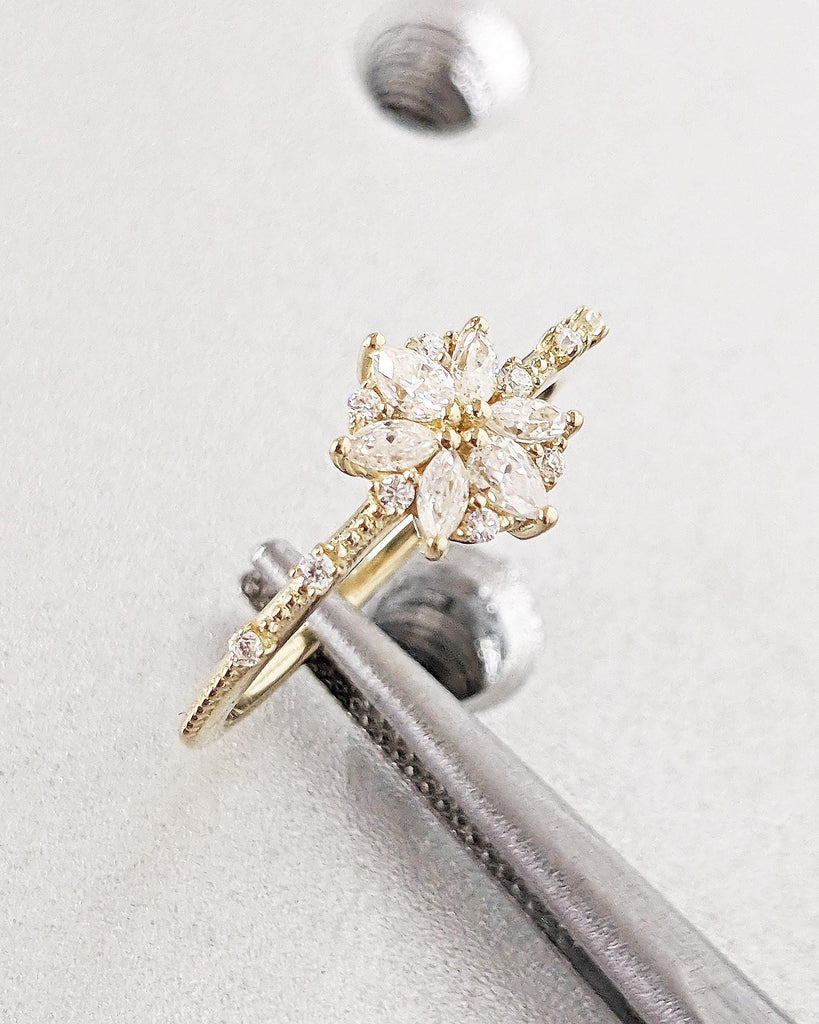 14K Gold Flower Lab Grown Diamond Engagement Ring / Lab Diamond Flower Cluster Ring / Daisy Flower Ring / Dainty Floral Promise Ring for Her
