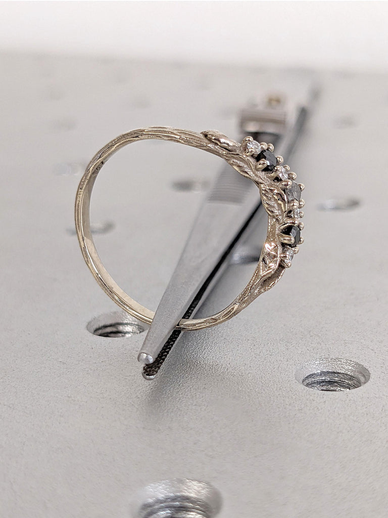 Leaf Engraved Band, 14k Gold Vine Wedding Ring, Women Marriage Band, Solid Gold Nature Inspired Ring, Tiny Natural Diamond Ivy Ring