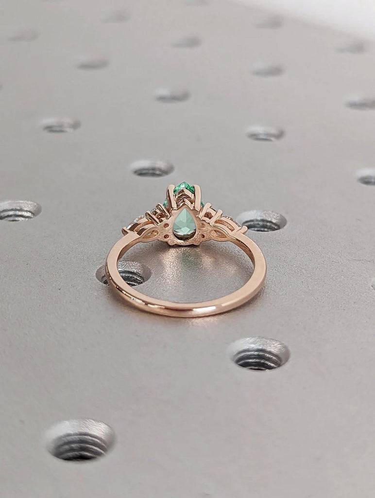 Unique Green Lab Sapphire Promise Ring for Her, Dainty 14k Rose Gold Wedding Band, Pear Cut Green Sapphire Ring, Vintage Green Gemstone Ring