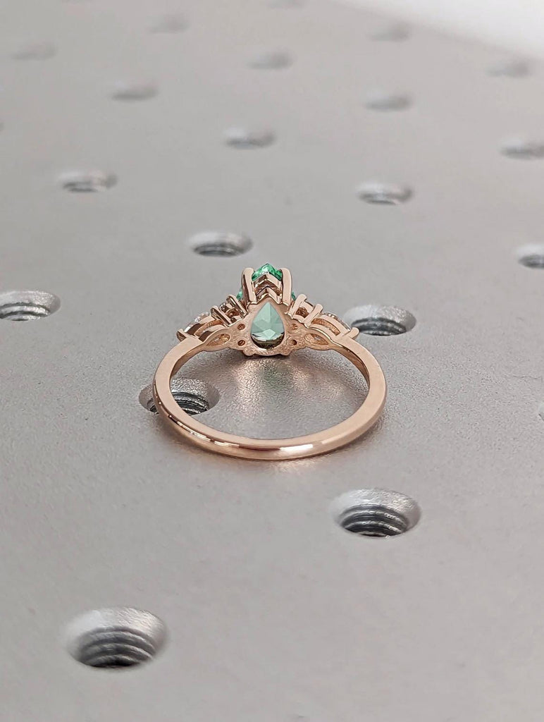 Pear Cut Green Sapphire Ring, Vintage 14k Rose Gold Engagement Ring, Art Deco Green Sapphire Wedding Rings for Women, Diamond Cluster Ring