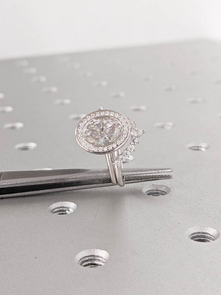 Lab Grown Diamond Ring, Oval Engagement Ring, Bridal Set Halo Ring, Lab Diamond Tiara Crown Ring, 14k Gold Stacking Ring Set, Bridal Gift