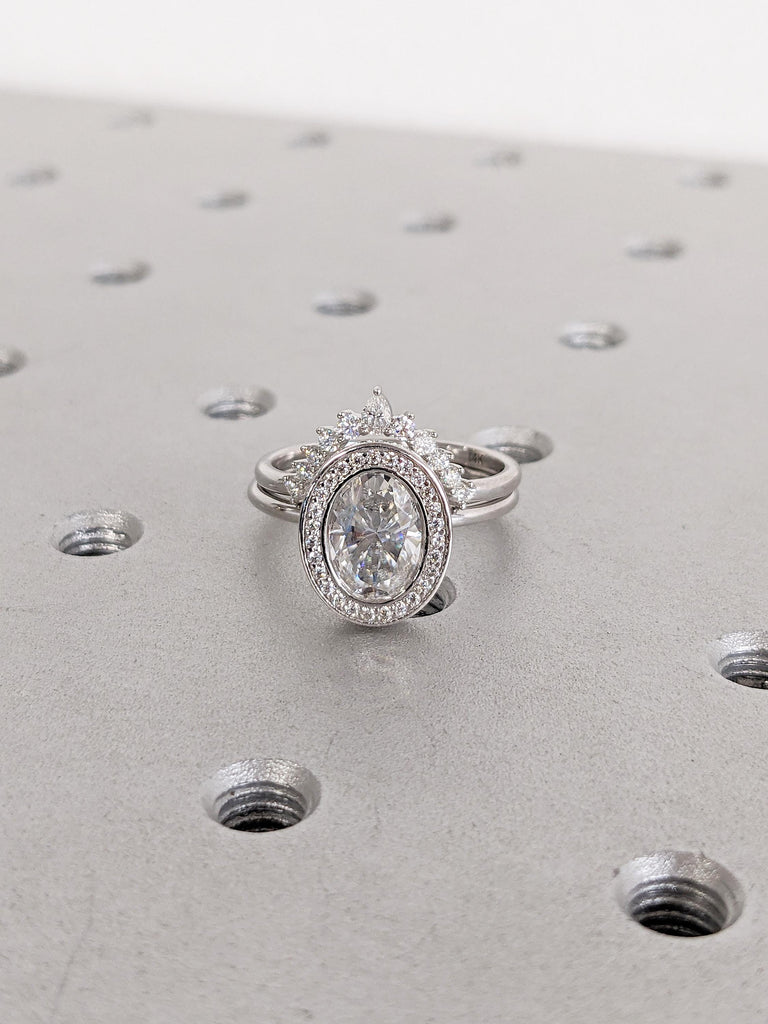 Lab Grown Diamond Engagement Ring Set, Diamond Halo Ring, 14k White Gold Oval Bezel Set Ring, Diamond Curved Crown Ring, Unique Gift for Her